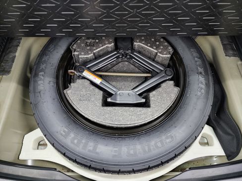 Used 2024 Toyota RAV4 XLE image 28