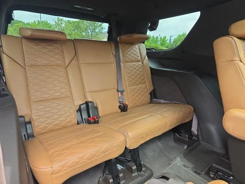 Used 2021 Cadillac Escalade Premium Luxury w/ Performance Package AWD/4WD image 53