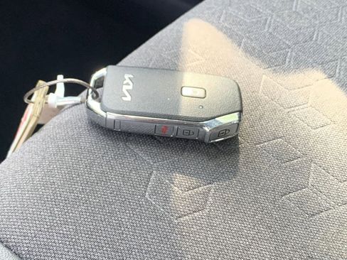 Used 2025 Kia Seltos S image 23
