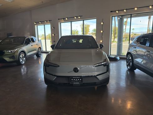 New 2026 Volvo EX30 Ultra w/ Protection Package image 2