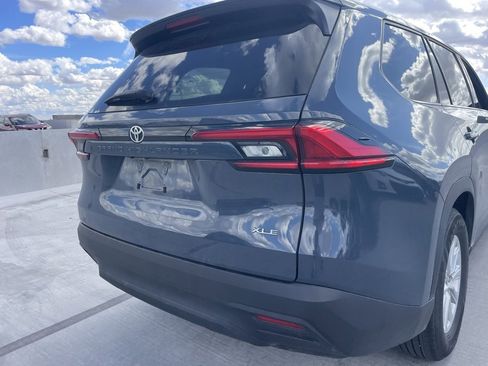 Used 2024 Toyota Grand Highlander XLE image 4