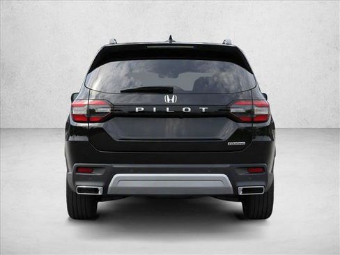 Used 2024 Honda Pilot Touring image 6