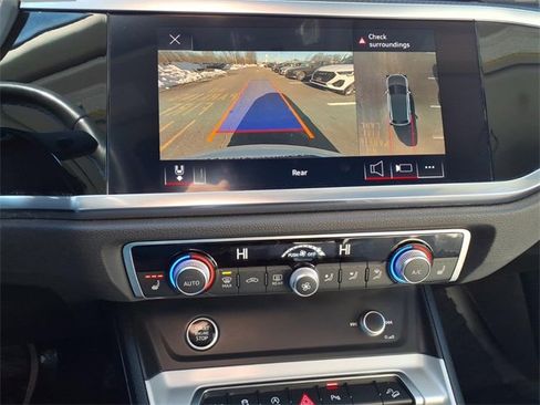 Used 2022 Audi Q3 2.0T Premium Plus w/ Premium Plus Package image 18