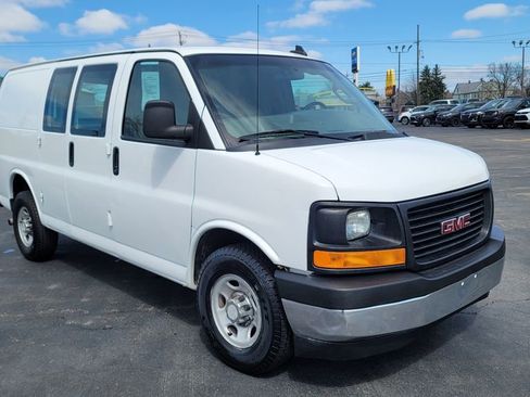 Used 2017 GMC Savana 2500 RWD image 17