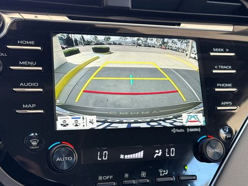 Used 2020 Toyota Camry XLE FWD image 19