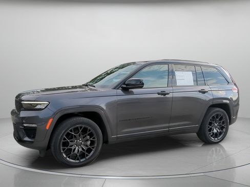 Used 2025 Jeep Grand Cherokee Summit w/ Obsidian Package AWD/4WD image 14