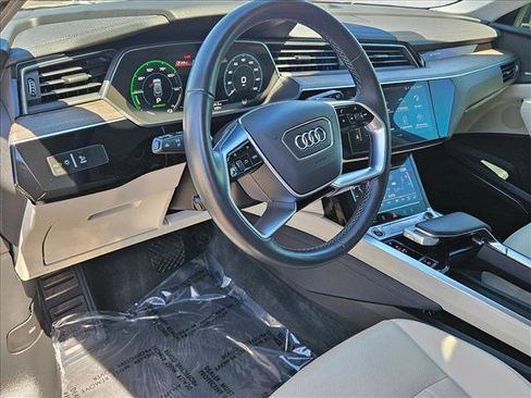 Used 2024 Audi Q8 e-tron Premium Plus w/ Premium Plus Package AWD/4WD image 10