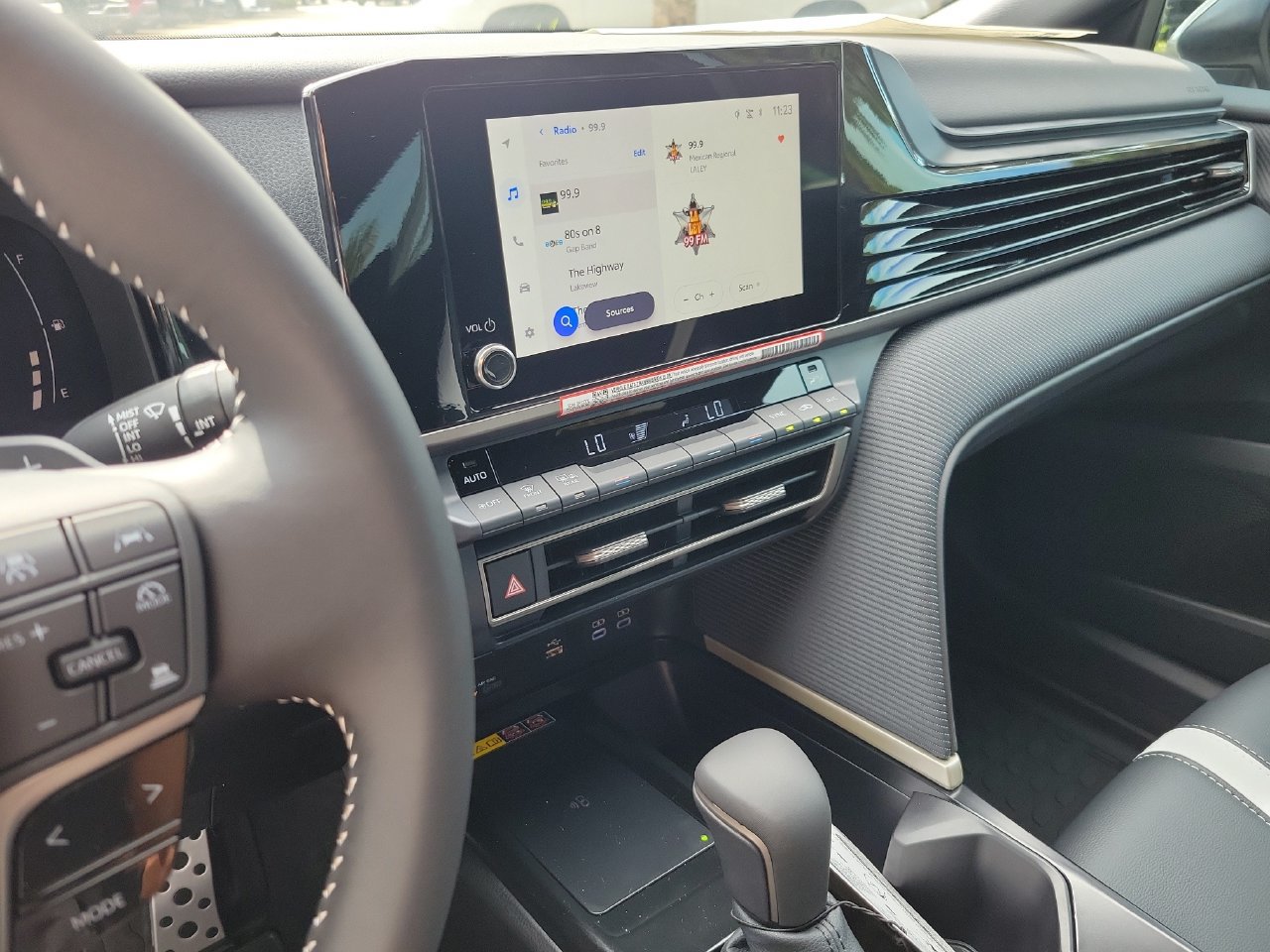 Used 2026 Toyota Camry SE FWD image 24