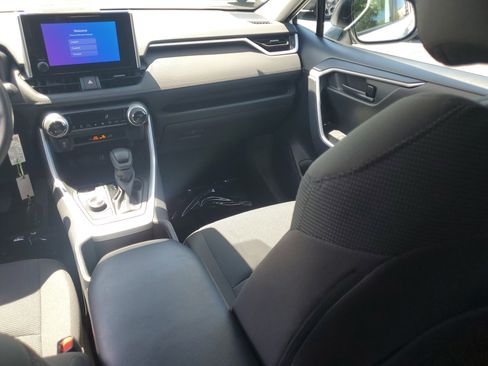 Certified 2024 Toyota RAV4 LE AWD/4WD image 17