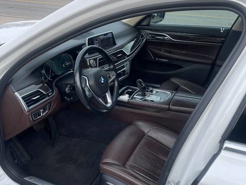 Used 2016 BMW 750i xDrive image 10