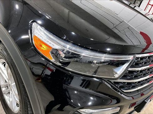 Used 2022 Ford Explorer XLT w/ Equipment Group 202A AWD/4WD image 27