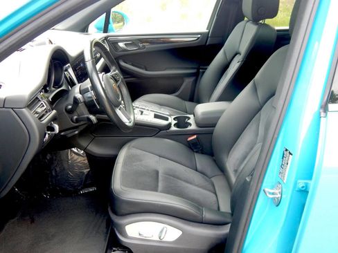 Used 2021 Porsche Macan AWD/4WD image 12