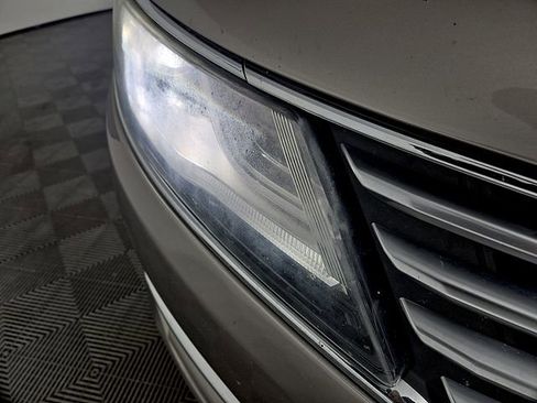 Used 2018 Lincoln MKC Reserve image 9