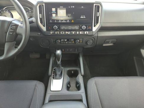 Certified 2025 Nissan Frontier SV w/ SV Convenience Package RWD image 25