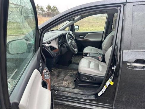 Used 2015 Toyota Sienna Limited Premium AWD/4WD image 22