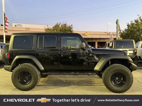 Used 2024 Jeep Wrangler Unlimited Sport AWD/4WD image 3