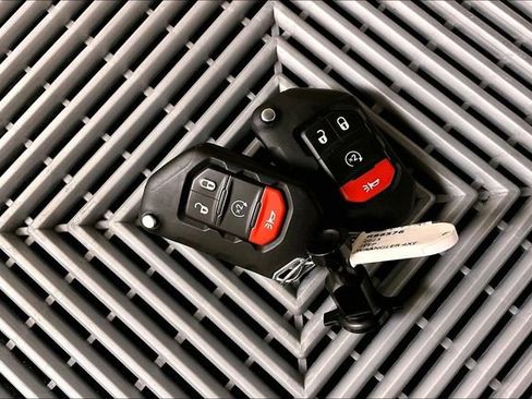 Used 2023 Jeep Wrangler Unlimited Sahara image 11