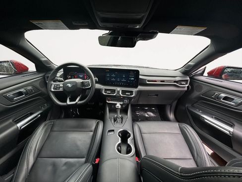 Used 2025 Ford Mustang GT Premium RWD image 17