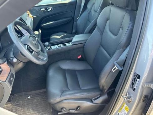 Used 2023 Volvo XC60 B5 Plus w/ Climate Package image 3
