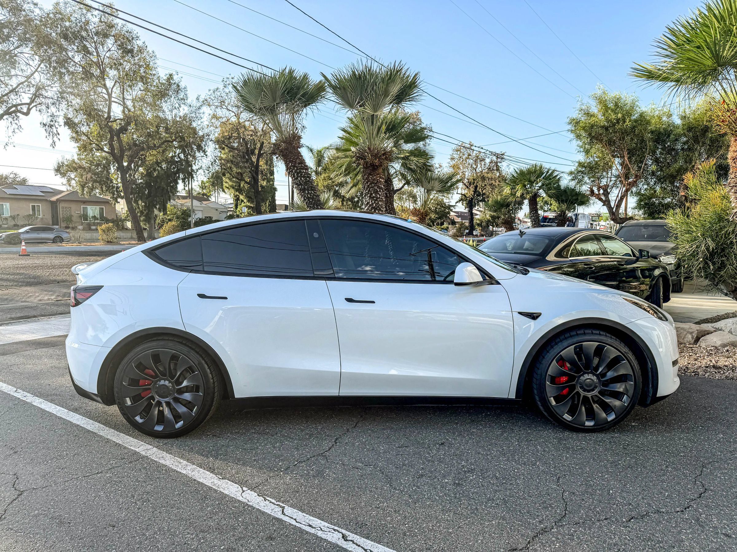 Used 2023 Tesla Model Y Performance AWD/4WD image 15