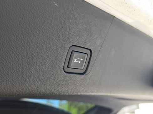 Used 2023 Chevrolet Traverse RS w/ LPO, Floor Liner Package AWD/4WD image 14