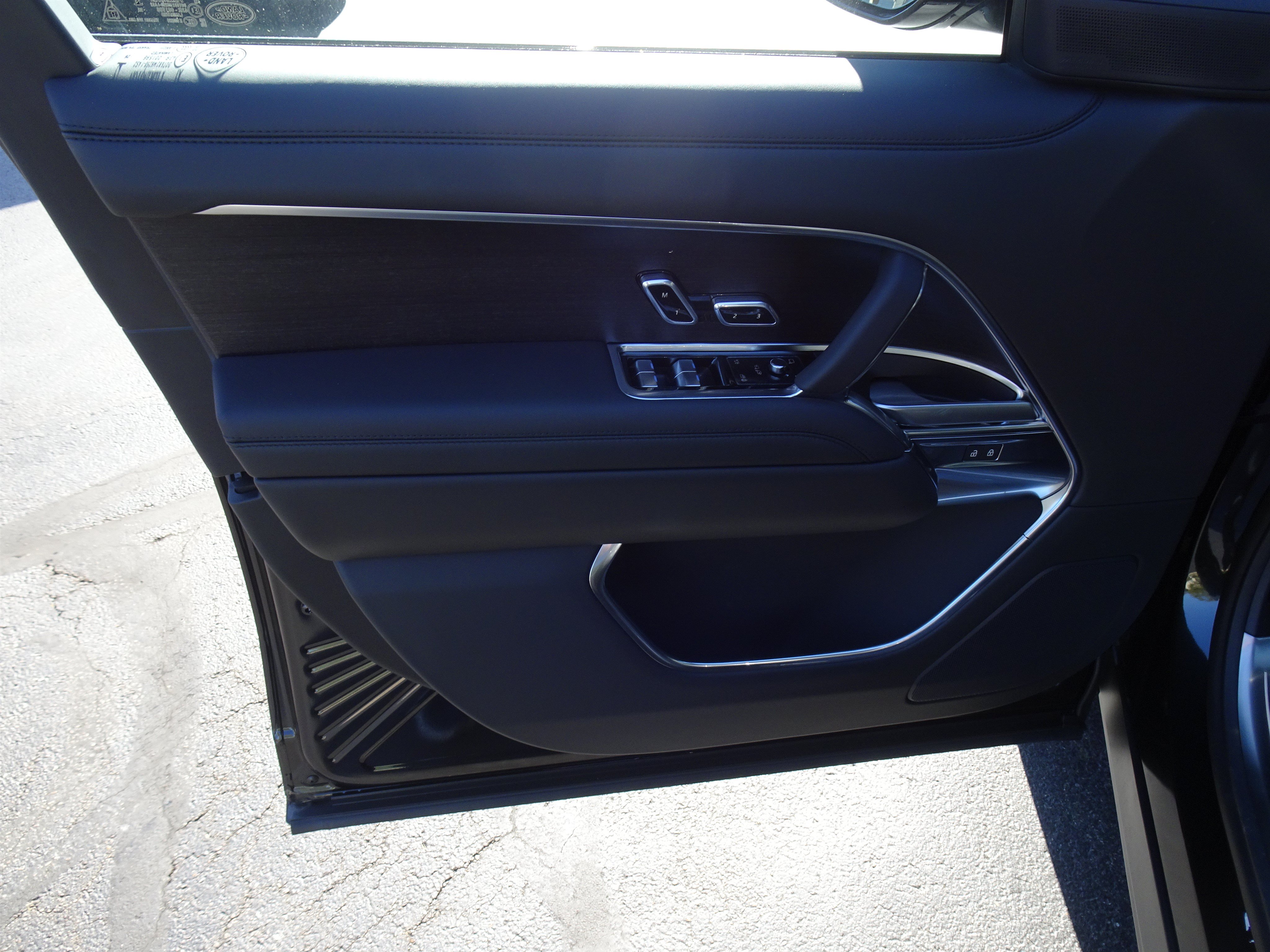 New 2027 Land Rover Range Rover SE AWD/4WD image 16