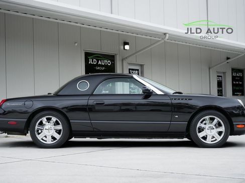 Used 2004 Ford Thunderbird Premium image 18