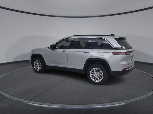 New 2026 Jeep Grand Cherokee Laredo X AWD/4WD image 10