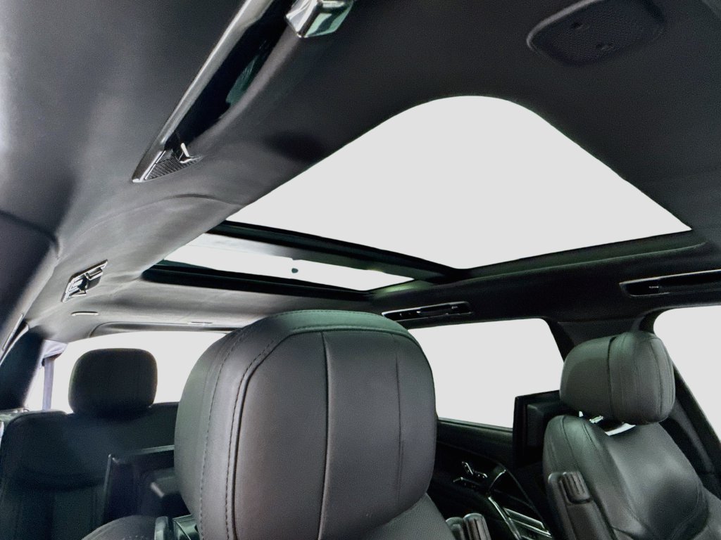 Used 2023 Land Rover Range Rover Long Wheelbase Autobiography AWD/4WD image 17