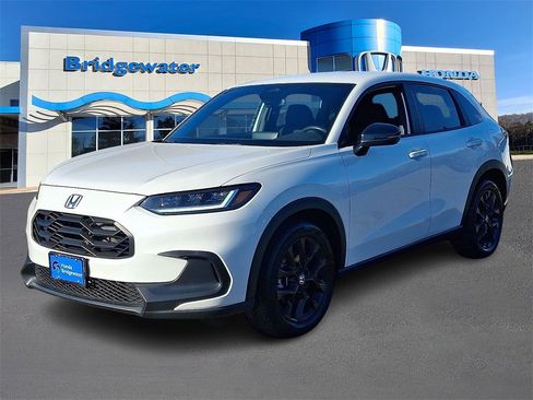 Used 2023 Honda HR-V Sport image 3