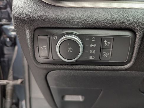 Used 2022 Ford Explorer XLT w/ Equipment Group 202A image 16