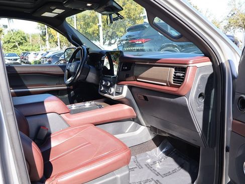 Used 2023 Ford Expedition Max Limited image 34