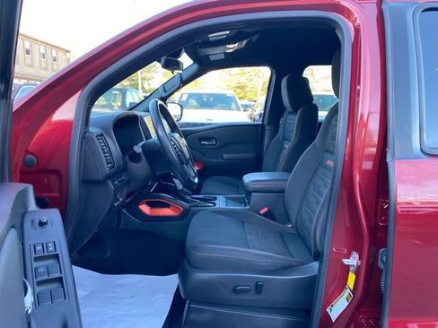 Used 2022 Nissan Frontier PRO-4X image 23