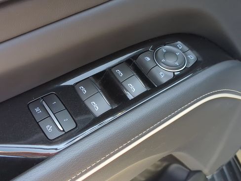 Certified 2022 Cadillac Escalade Luxury AWD/4WD image 21