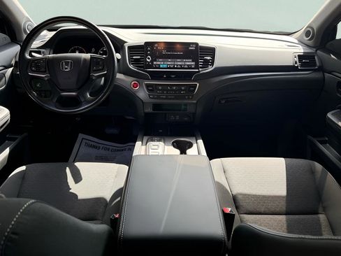 Used 2025 Honda Ridgeline Sport image 16
