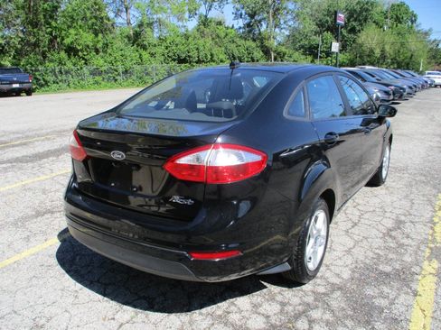 Used 2019 Ford Fiesta SE FWD image 3