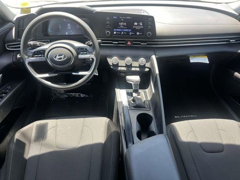 Used 2025 Hyundai Elantra SE w/ Cargo Package FWD image 14