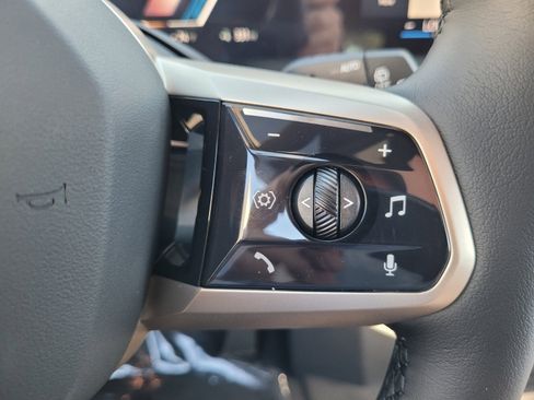 New 2026 BMW iX xDrive60 w/ Premium Package image 25