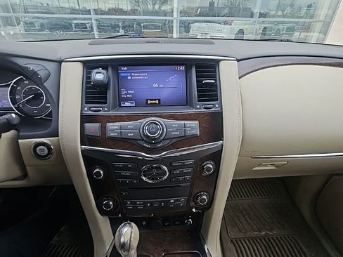 Used 2011 INFINITI QX56 4WD w/ Deluxe Touring Pkg image 14