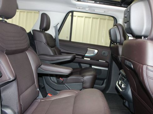 New 2026 Ford Expedition Platinum AWD/4WD image 32