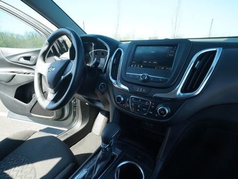 Used 2023 Chevrolet Equinox LT FWD image 32