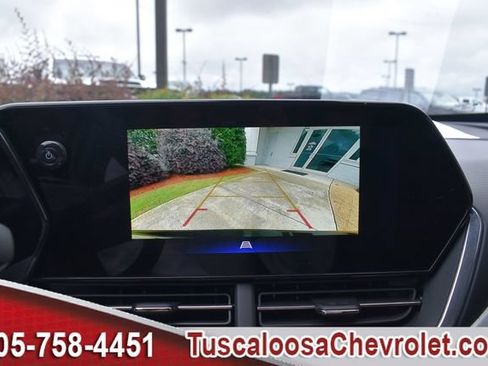 Certified 2025 Chevrolet Trax LT FWD image 32
