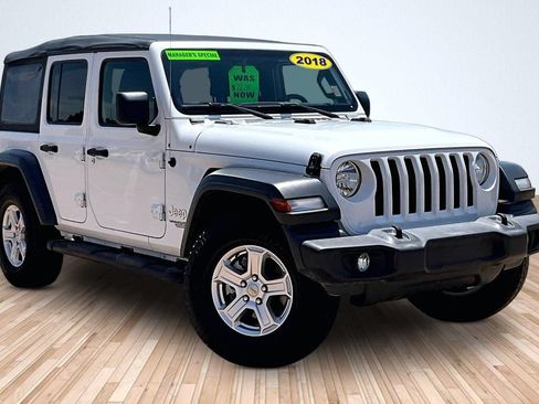 Used 2018 Jeep Wrangler Unlimited Sport S AWD/4WD image 9