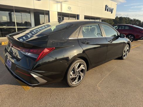 New 2026 Hyundai Elantra Limited image 3