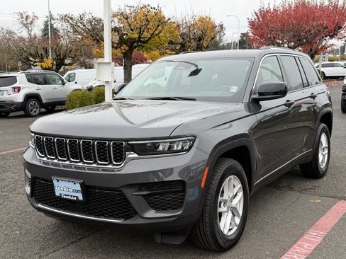 Used 2024 Jeep Grand Cherokee Laredo X w/ Trailer Tow Package image 4