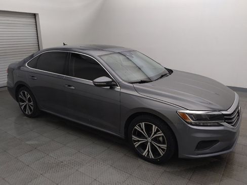 Used 2022 Volkswagen Passat 2.0T SE FWD image 11