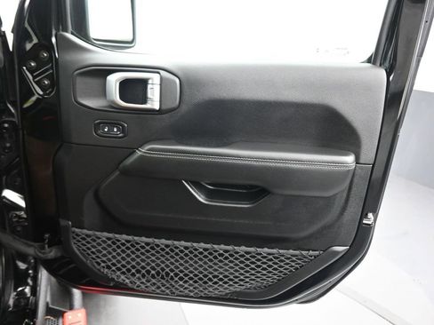 Used 2020 Jeep Wrangler Unlimited Rubicon w/ Dual Top Group AWD/4WD image 36