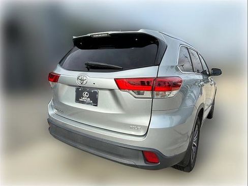 Used 2018 Toyota Highlander XLE FWD image 8