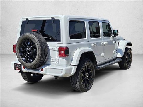 Used 2021 Jeep Wrangler Unlimited Sahara AWD/4WD image 5