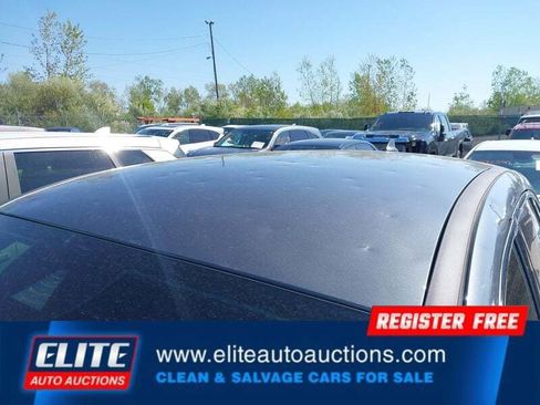 Used 2021 Ford Escape SE FWD image 12